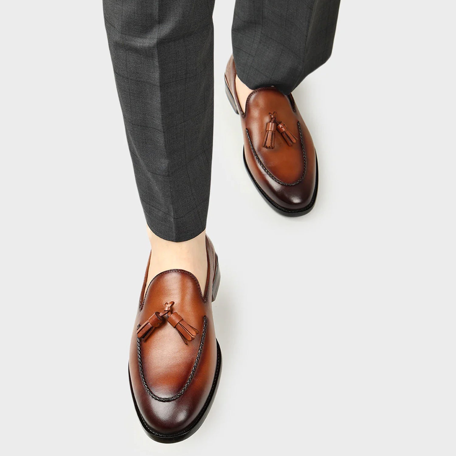Cobbler India Tan Loafers With Tassels
