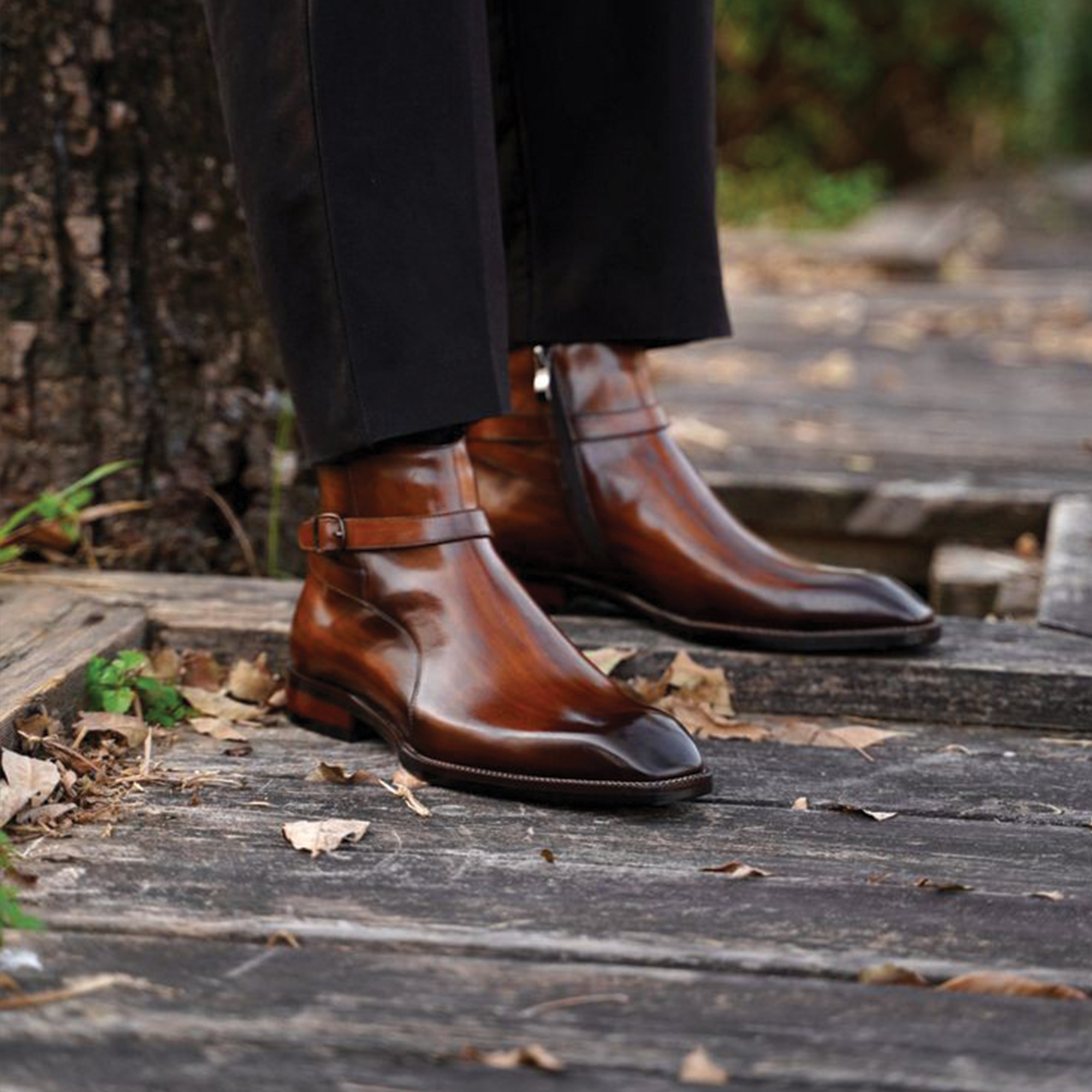 Cobbler India Step in Comfort: Men’s Chelsea Boots with Durable Sole Support